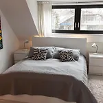 Zentrale Wohnung Im Gruenen!
