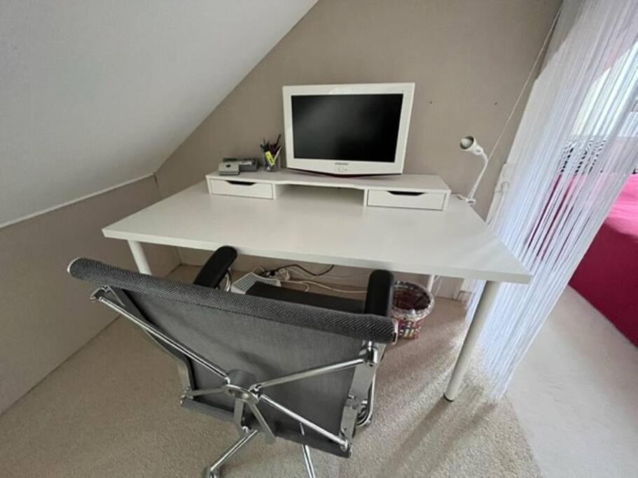 Apartamento Zentrale Im Gruenen! Berlim