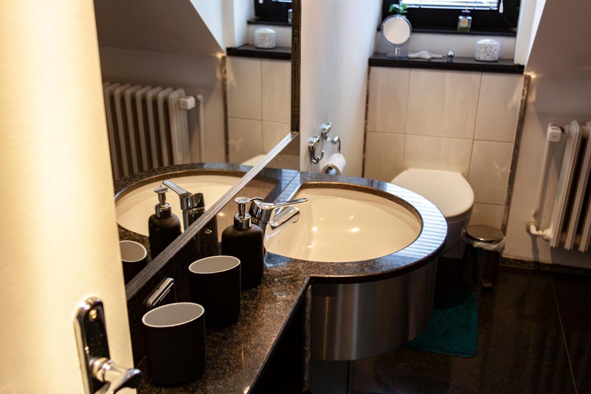 Apartamento Zentrale Im Gruenen! Berlim