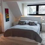 Zentrale Wohnung Im Gruenen!